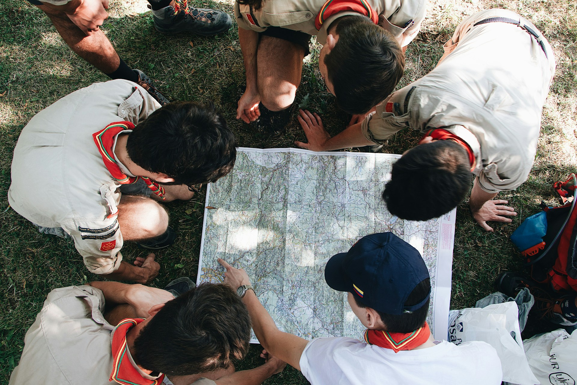 children above a map